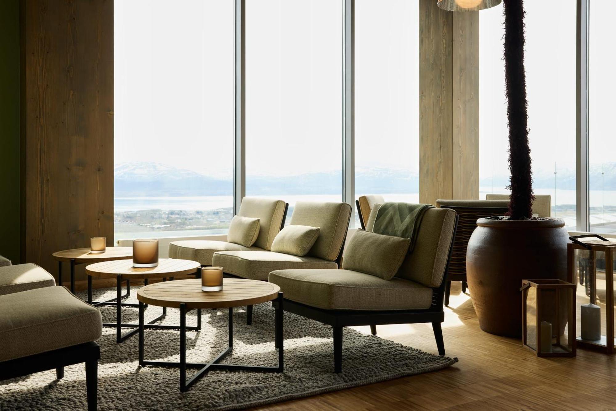 Wood Hotel 보도 외부 사진