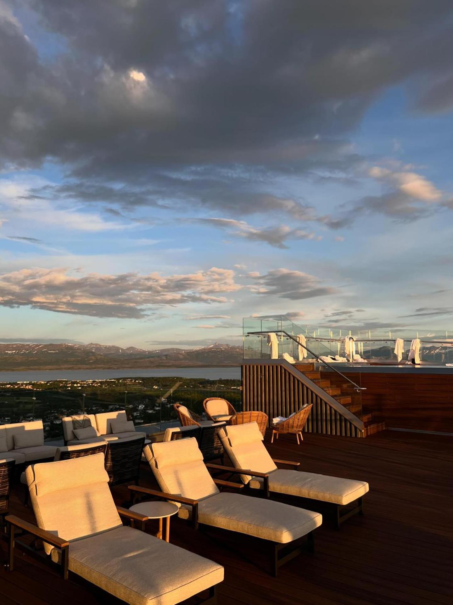 Wood Hotel 보도 외부 사진